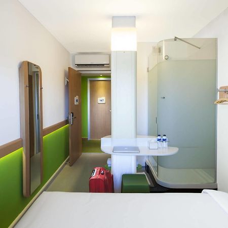Cordia Hotel Makassar Airport Manda Экстерьер фото